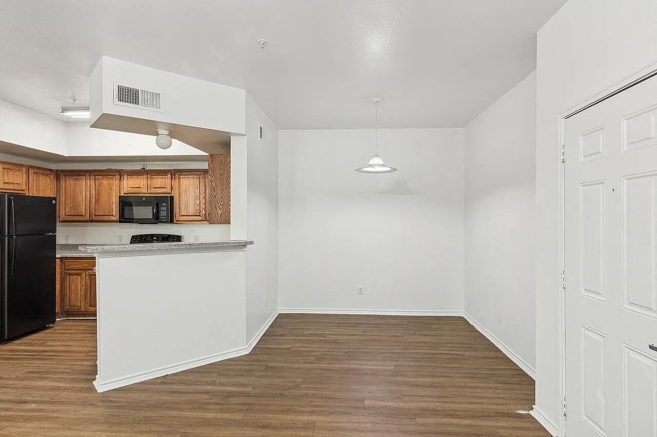 Cypress View Villas Apartments — Photo 3