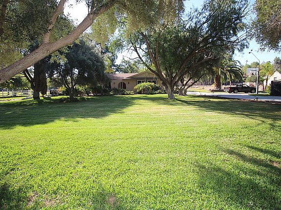 2nd image of 407 Paso Del Norte