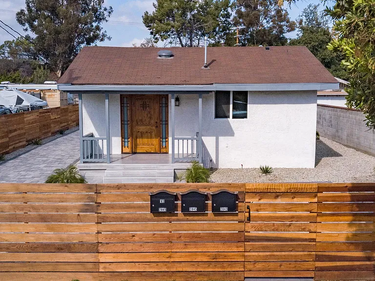 2843 Rosanna St — Photo 1