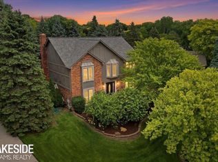 7277 Wellington Pl, Washington, MI 48094