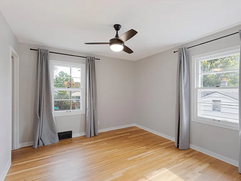 5718 Pratt St — Photo 10