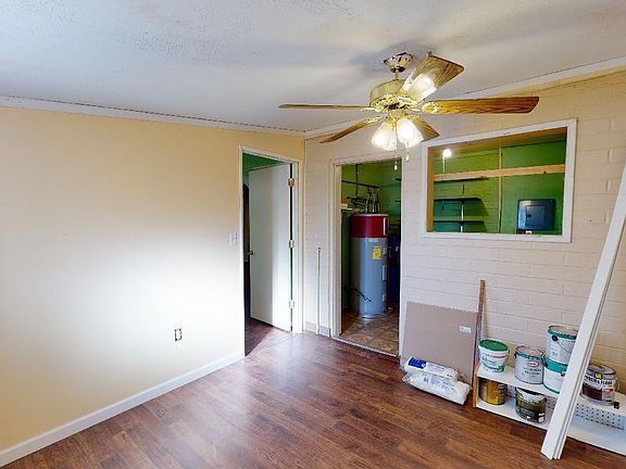 3rd image of 3233 N El Tovar Ave