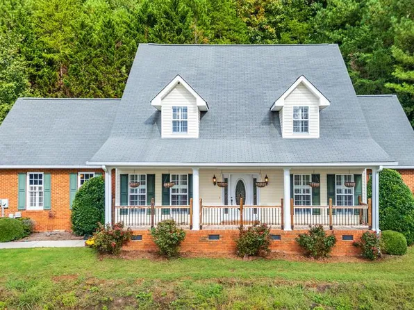 318 Golf View Dr, Cohutta, GA 30710