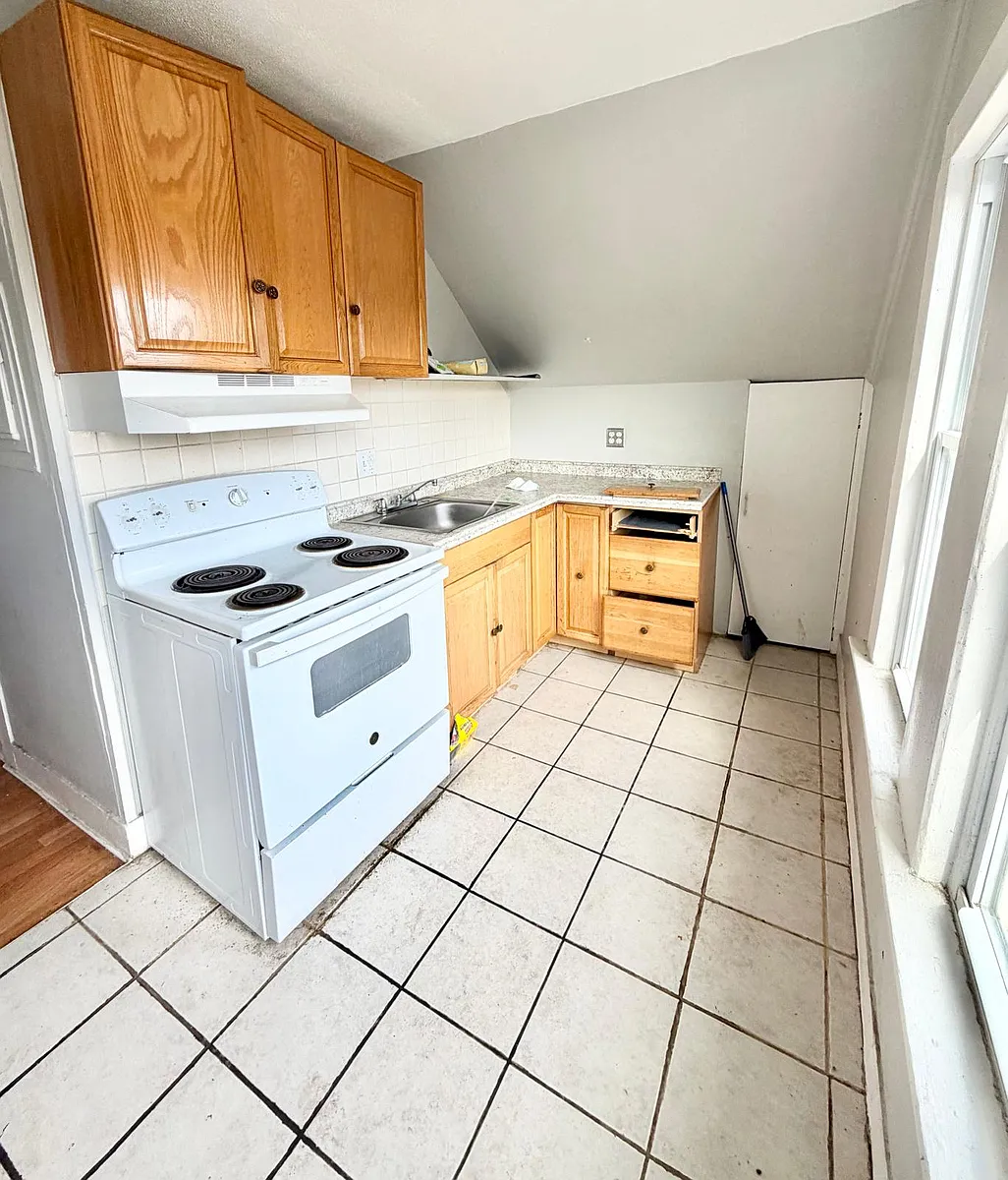 Building Photo - 299 Norton St #3F