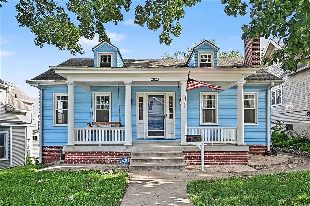 house③ 2823 Charles St, Saint Joseph, MO 64501 | MLS #2633646 | Zillow