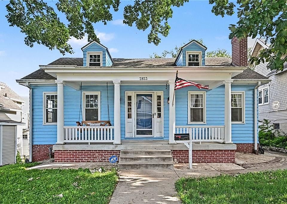 1st image of 2823 Charles St