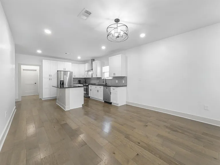 1809 Hardy St — Photo 9