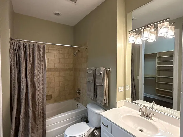 230 Tryon St #1002 — Photo 10