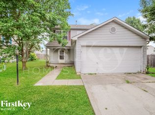 220 Woodstream Ct, Greenfield, IN