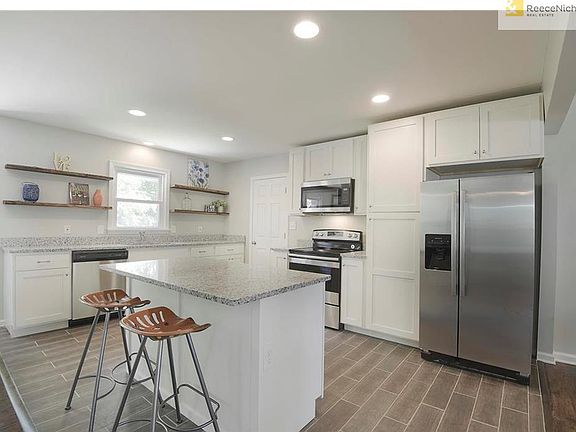 All of the new SS appliances are included with this house.