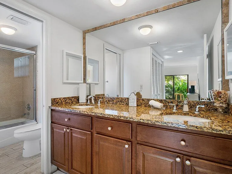 11863 Wimbledon Cir #433 — Photo 6