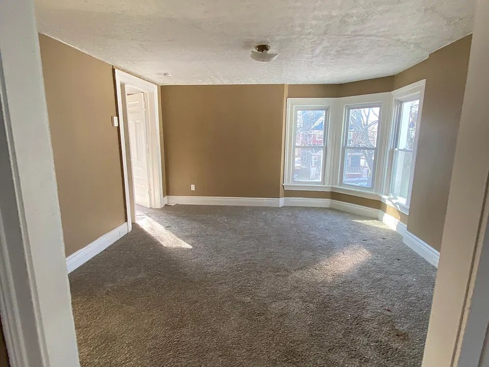 76 Wellington Ave