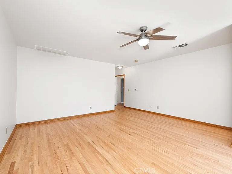 3919 Globe Ave — Photo 12