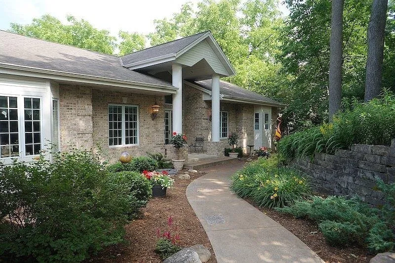 N1W31264 Hickory Hollow Ct photo 1