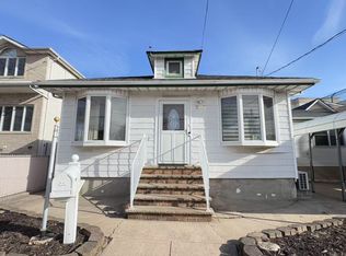 287 Seaview Ave #A, Staten Island, NY 10305