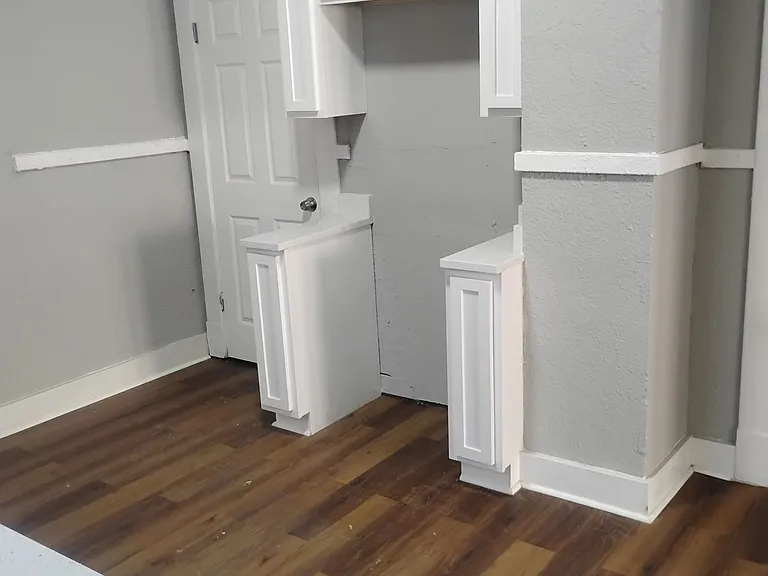 1105 Azalia St — Photo 2
