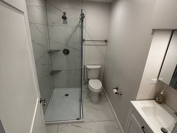 5th image of 392 Plum Ct #1