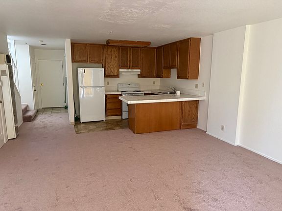5th image of 726 Blossom Way