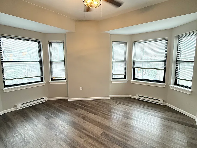 202 N 6th St #203 — Photo 15