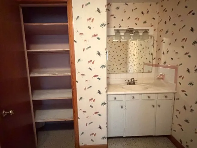 1701 Westside Dr — Photo 22