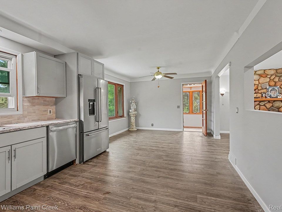 71320 Dequindre Rd, photo 6