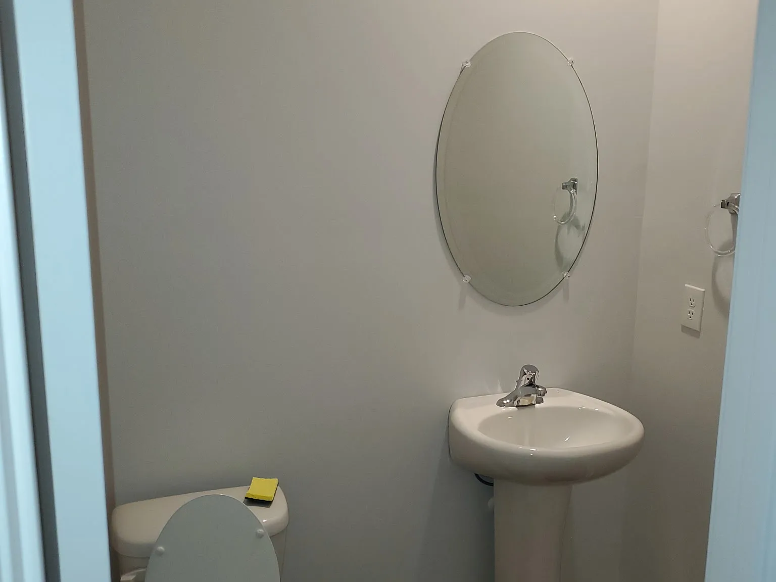 4 bed, 2.5 bath, 2892 sqft, $2,600 — Photo 3