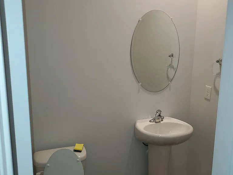 301 Royce Dr — Photo 3