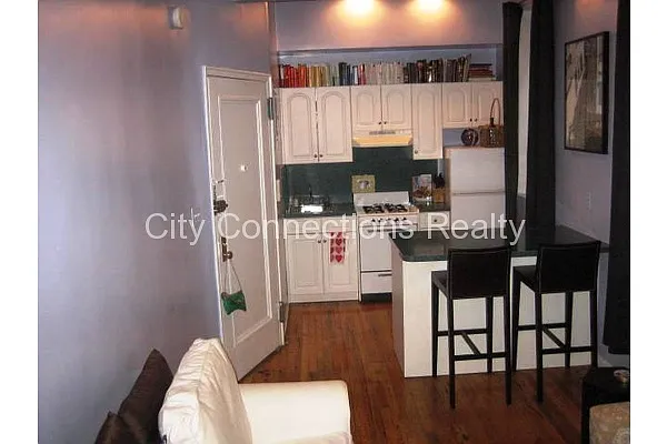 Rented by City Connections Realty | media 18