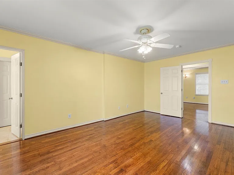 1535 W 25th St — Photo 21