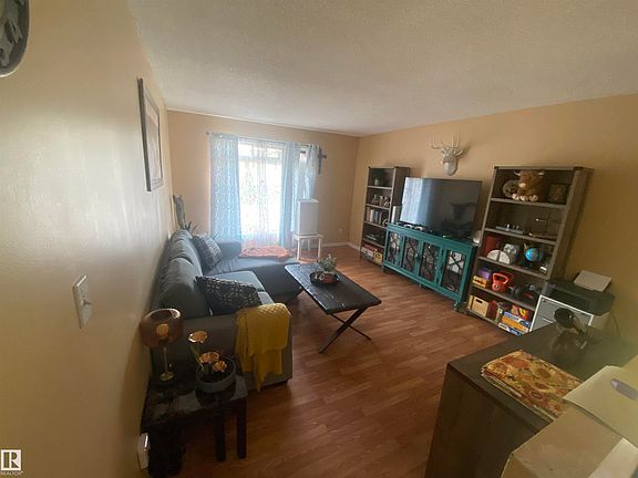 3rd image of 5713 44a St