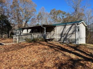 2692 Russell Rd, Palmyra, TN 37142