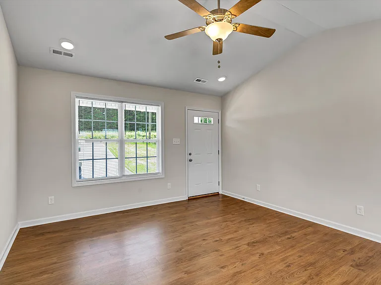 2020 McCleary Rd — Photo 6