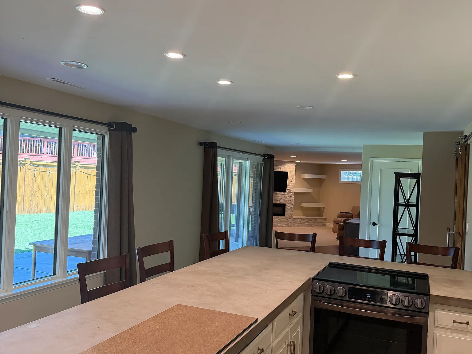 3 bed, 2700 sqft, $3,500 — Photo 3