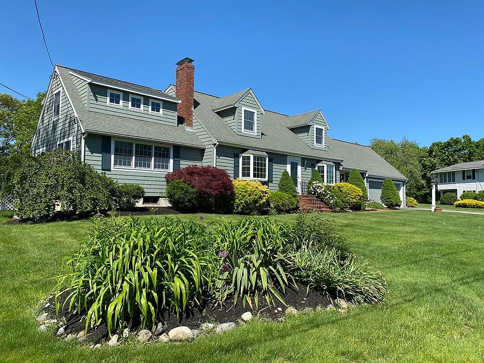 1st image of 15 Crestwood Dr