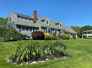 15 Crestwood Dr, Andover, MA 01810