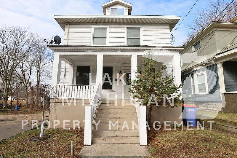 437 Eastern Ave SE #3