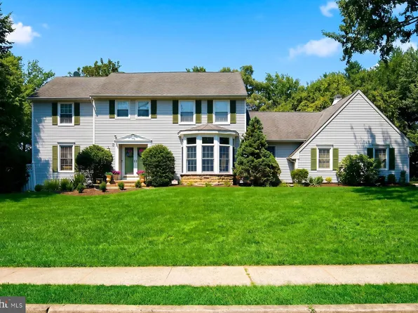 6 Green Meadow Blvd, Middletown, NJ 07748