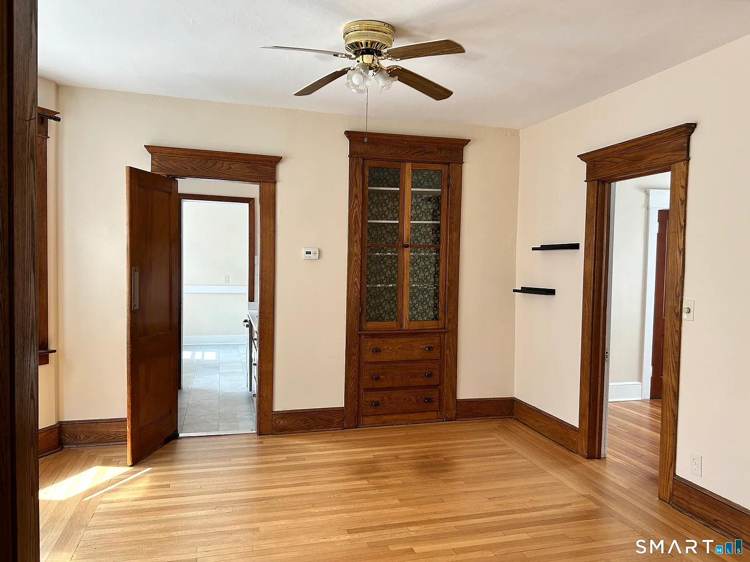 2 bed, 1.0 bath, 2696 sqft, $2,250 — Photo 4