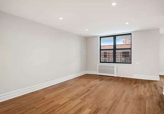 2nd image of 132-40 Sanford Ave #6L