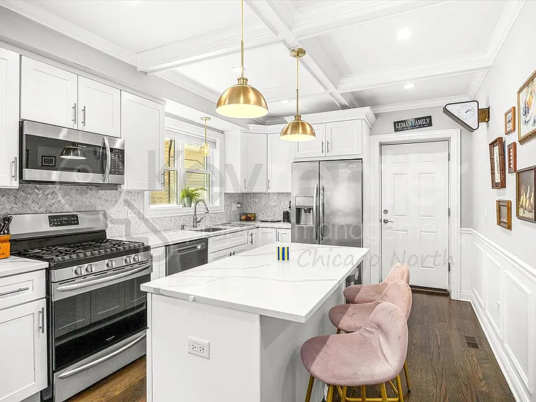 4230 N Oriole Ave — Photo 26