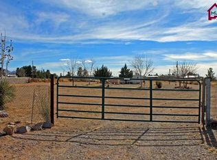 8940 Corona Rd, Las Cruces, NM 88012