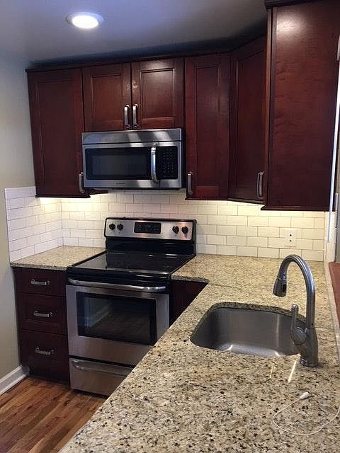 1564 Forest Kitchen
