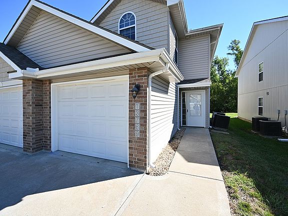 2nd image of 13769 Post Oak Ln