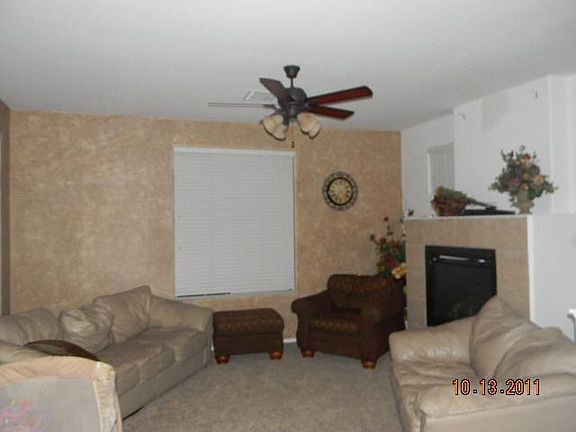 Living room with Celiing Fan