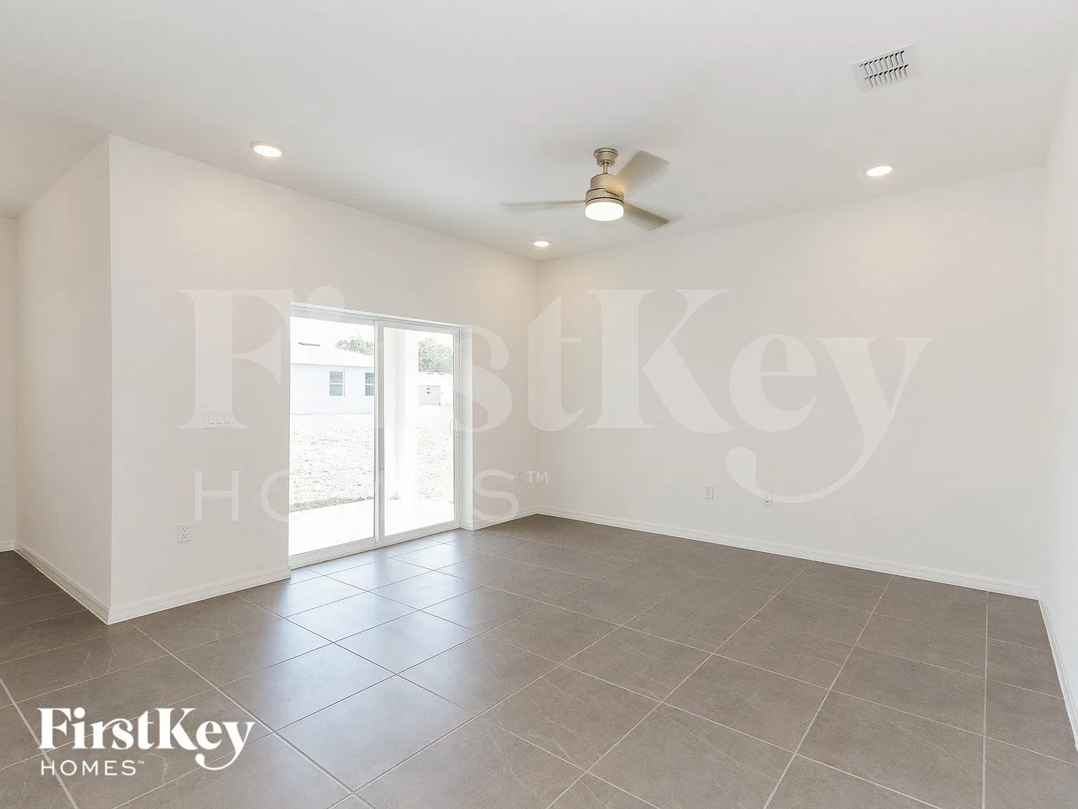 3 bed, 2.0 bath, 1589 sqft, $1,900 — Photo 3