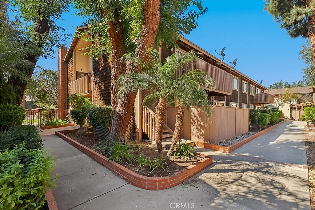 1068 Cabrillo Park Dr APT C photo 1