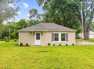705 Yoeke St, Tonganoxie, KS 66086