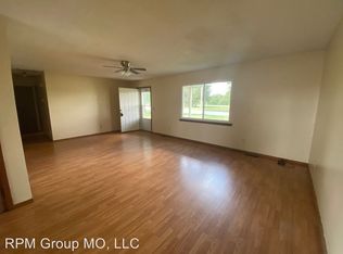 1978 W Grapevine Dr, Ozark, MO 65721