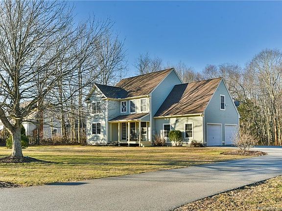 3rd image of 21 Deer Meadow Ln