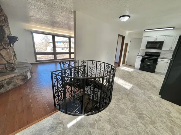 1304 W 5th St, Sioux Falls, SD 57104